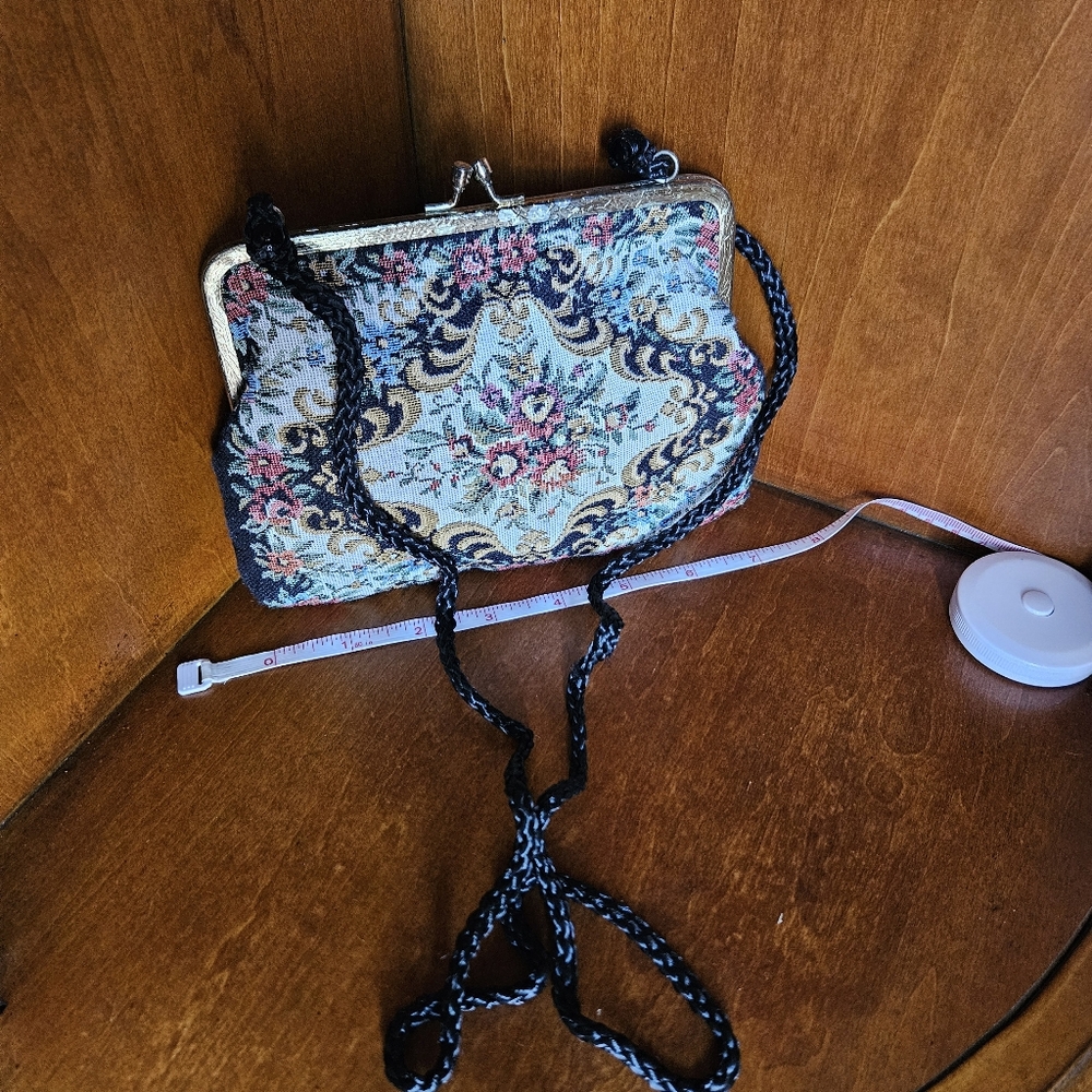 Vintage Floral Tapestry Bag